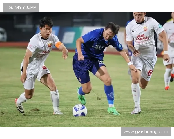 海港B队2-0胜北京理工 谢鸿宇破门邓嘉俊送礼 海港B队2-0胜北京理工 谢鸿宇破门邓嘉俊送礼